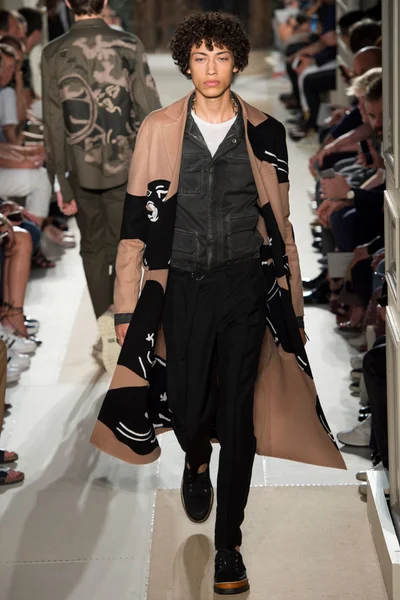 Look 13